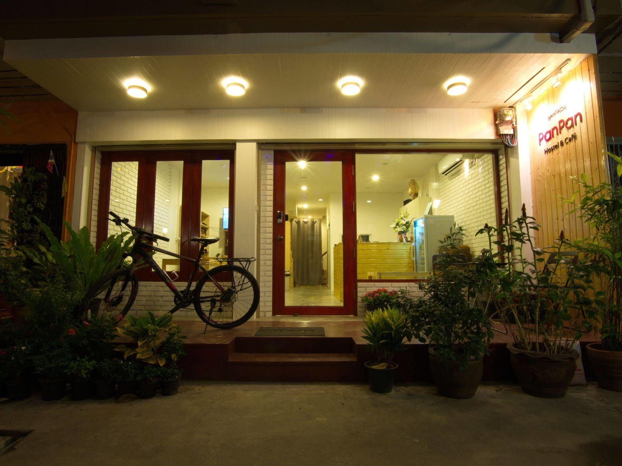PanPan Hostel Bangkok Exterior foto